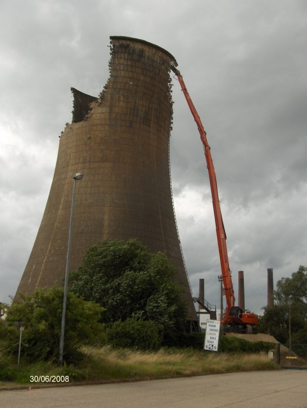 Cooling tower demolition operations