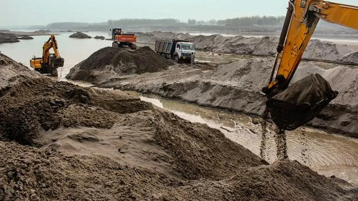 Bulk Yamuna sand supply and tipper delivery for civil construction in Delhi NCR